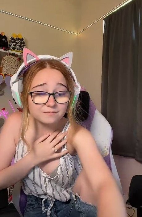 Lyssaurora exclusive actress galleries