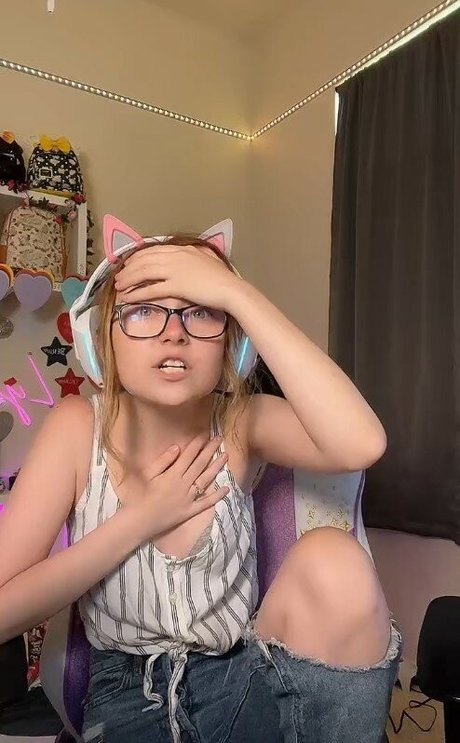 Lyssaurora xxx star photos