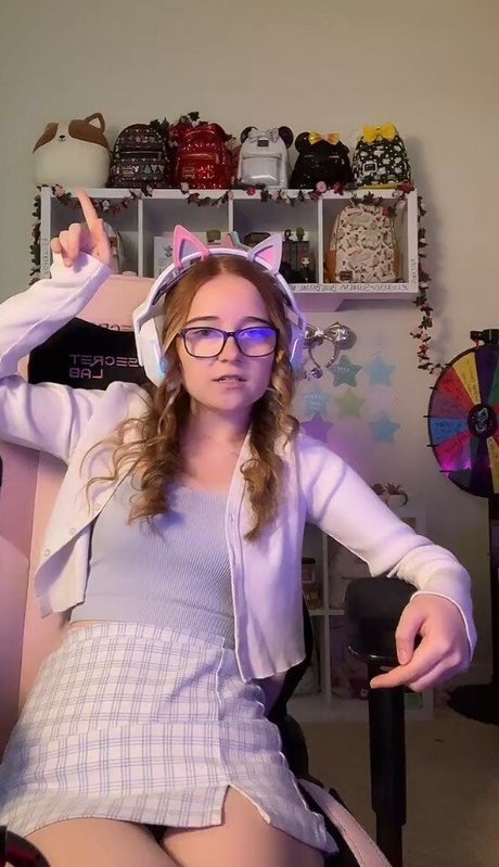 Lyssaurora model hd picture