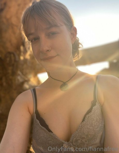 fiannafree erotic actress picture