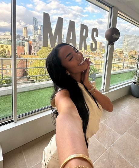 Arianna Ajtar model top galleries