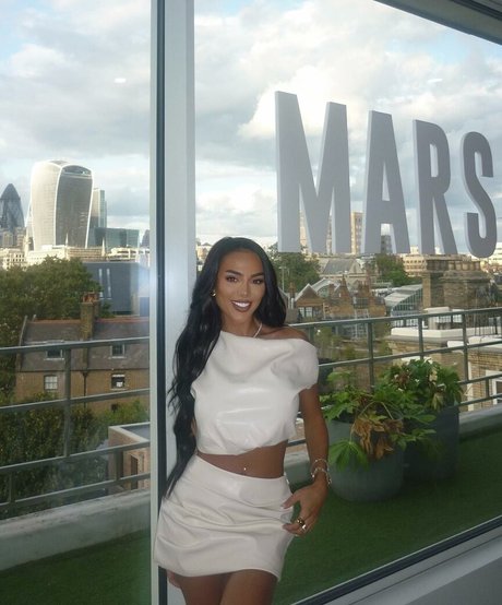 Arianna Ajtar model porn picture