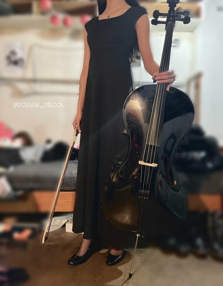 Doggie Drool nice model picture