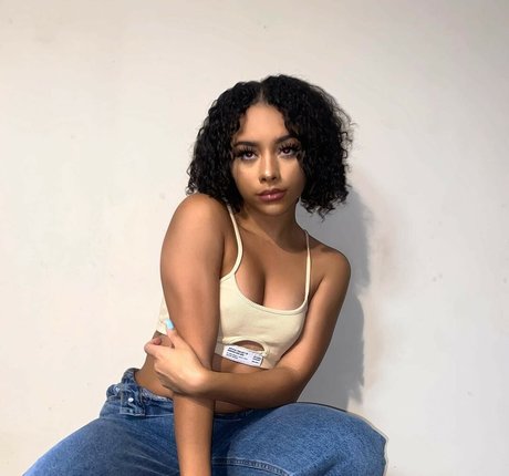 Alix Lapri high quality pornstar image