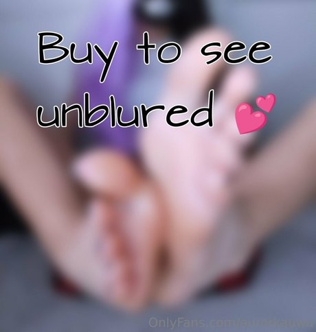 AurorkaUwU porn star gallery