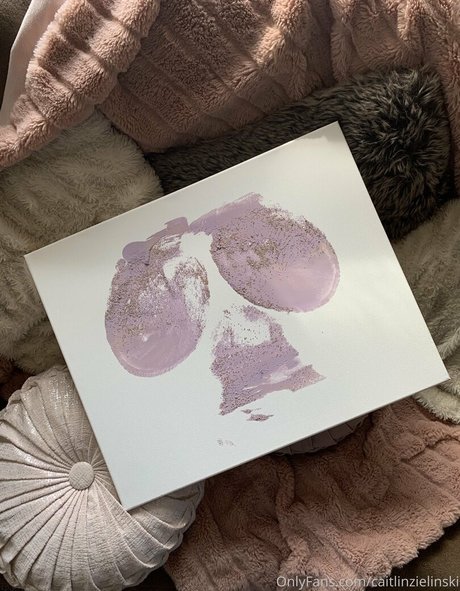 caitlinzielinski top actress pics