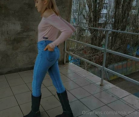 anna ellie high quality model photo