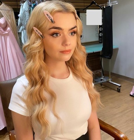 Megan Walsh porn model galleries