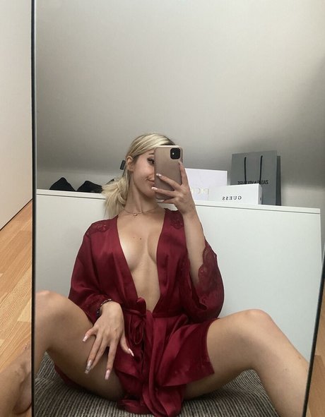 ellenofficial art actress pictures