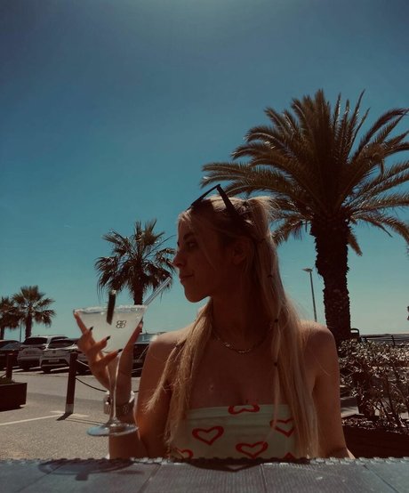 ellenofficial pornstar nice pictures