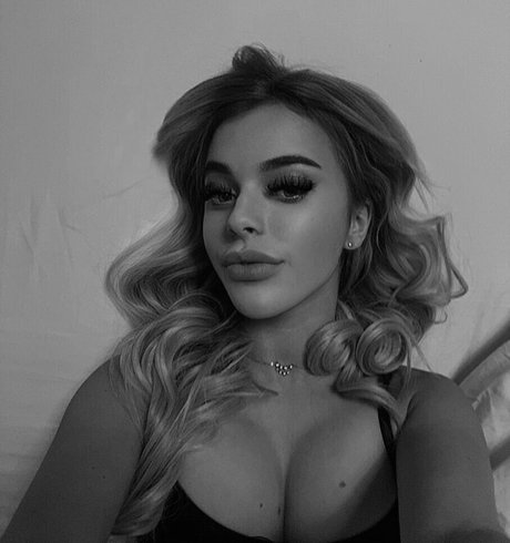 ellenofficial nude pornstar galleries