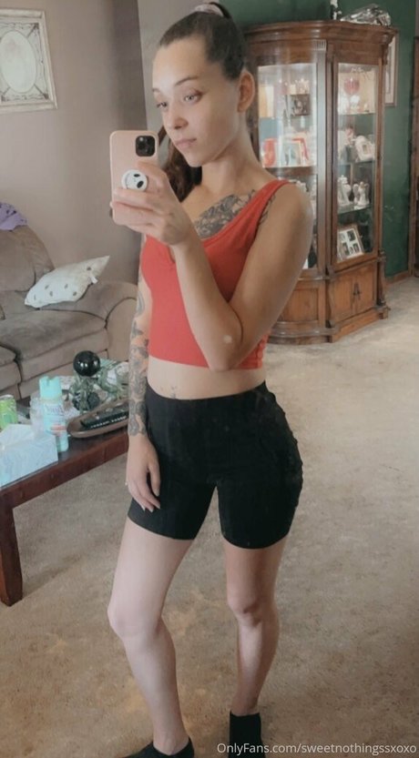 sweetnothingssxoxo adult model pictures