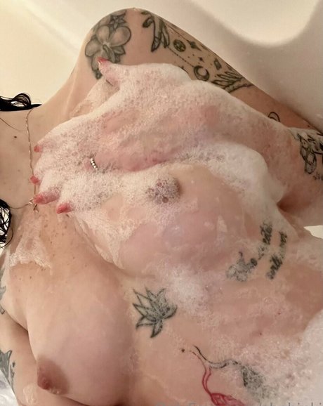 Shabinki model nudes picture