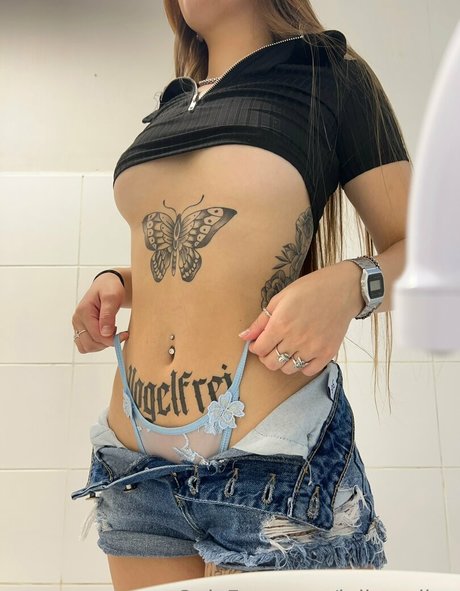 julicaroline model pornographic picture