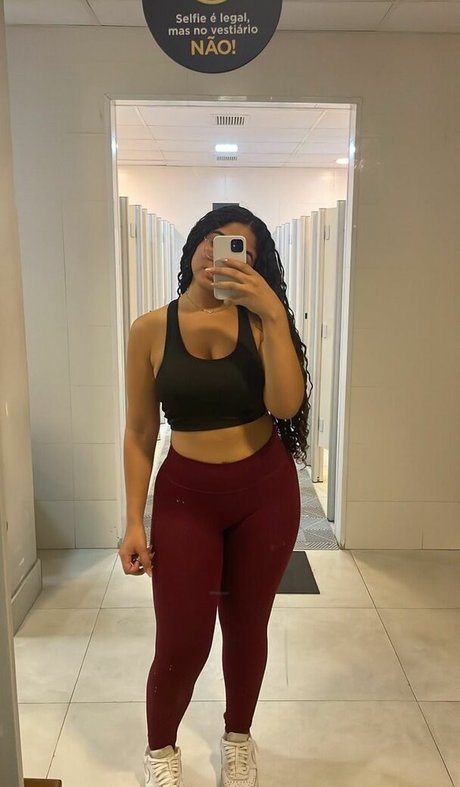 cfMoreninha pornstar nude photo