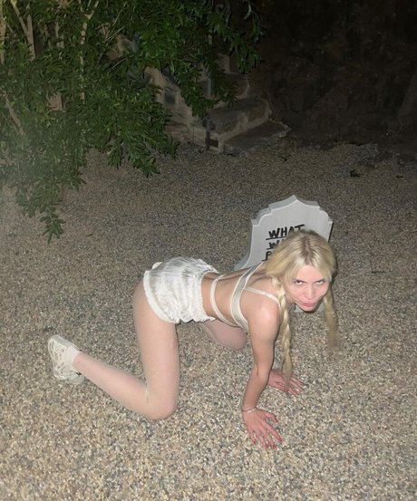 Aleyna Tilki xxx model pictures