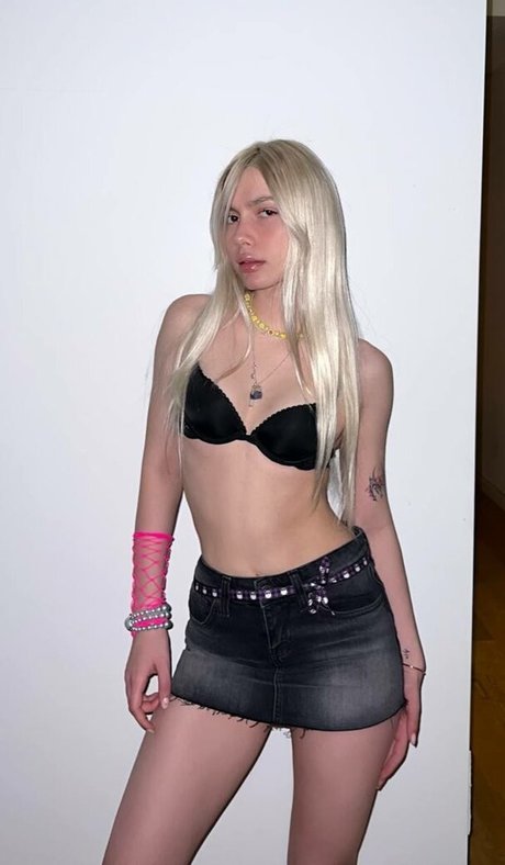 Aleyna Tilki model hd gallery