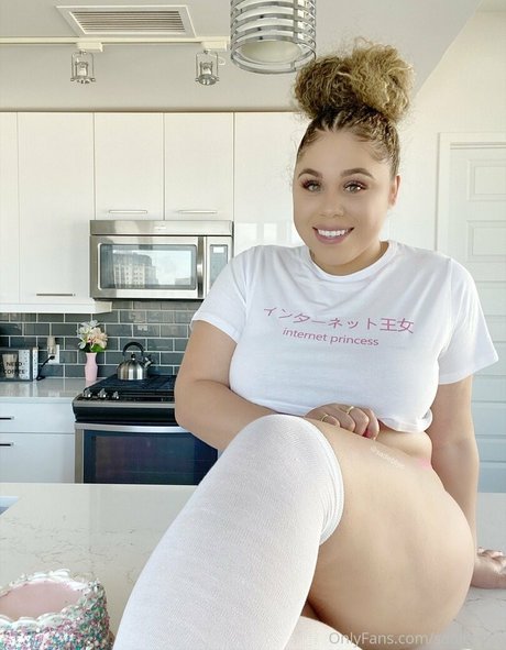 Sadiebbyc pretty pornstar gallery