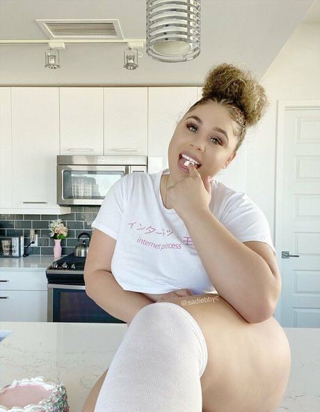 Sadiebbyc hot actress pictures