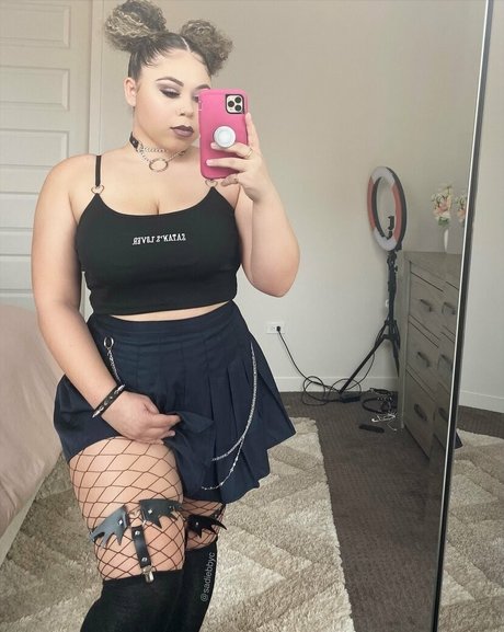 Sadiebbyc art star photos