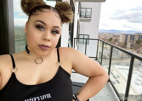 Sadiebbyc pretty star archive