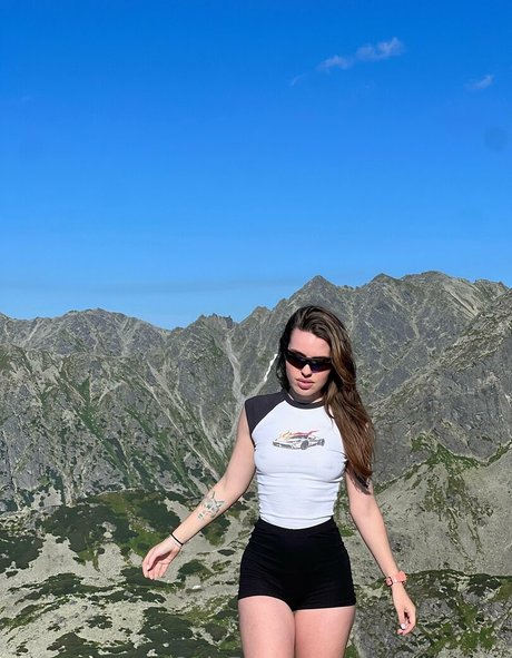 mallennnna star nudes picture