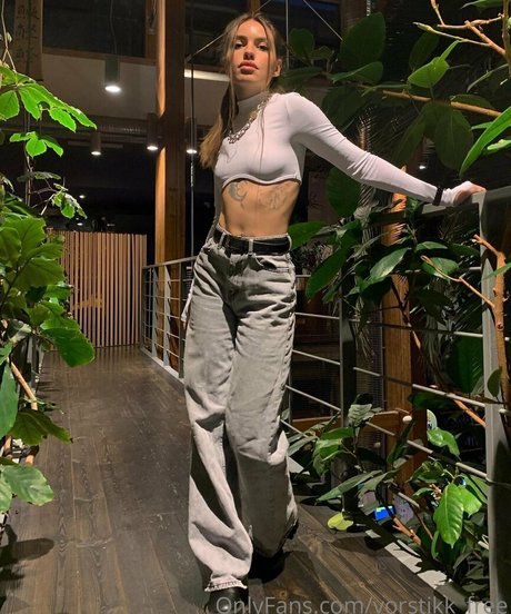 mallennnna high quality actress img