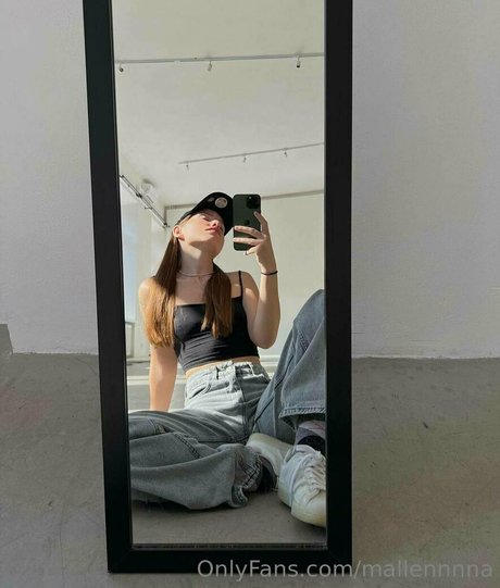 mallennnna model porn pics