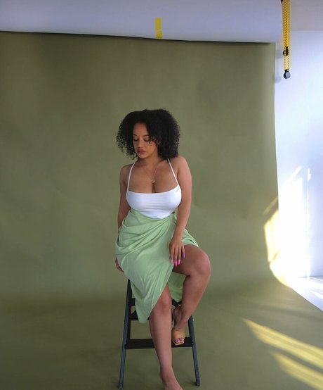 Feelinfree pornstar naked image