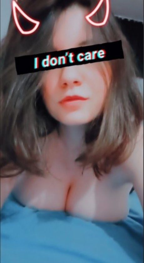 blonde mom onlyfans hd images