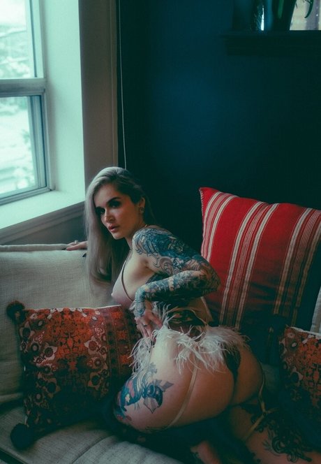 Katie Hollow pornstar pretty picture