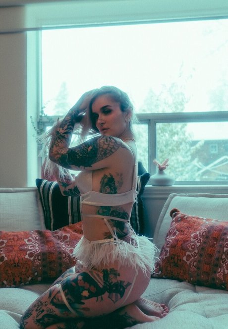 Katie Hollow sex star pics