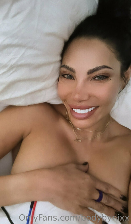 bodybynixx nude star pic