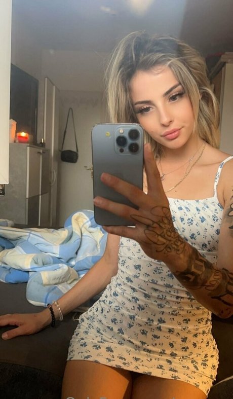 aryasm pretty pornstar pic