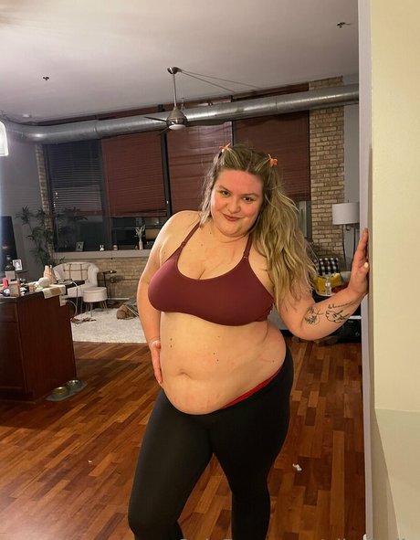 ellesbelly pornstar free photos