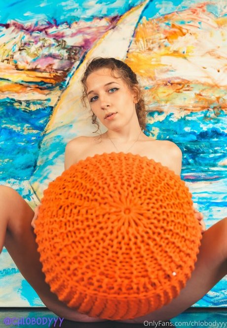 chlobodyyy free actress pic