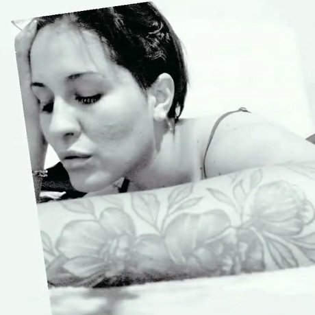 u212313635 star nudes picture