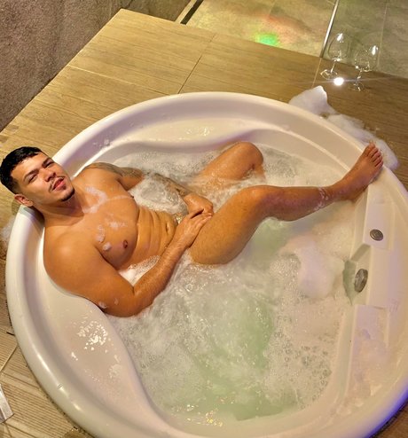 Felipe Loyal free star img