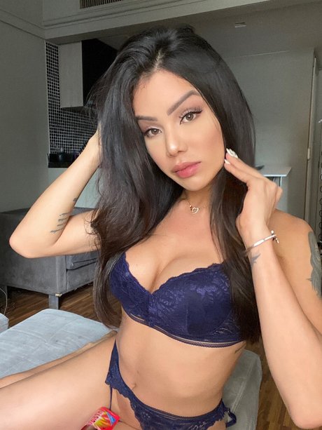 Gabriela TS 9 0 pornstar exclusive image