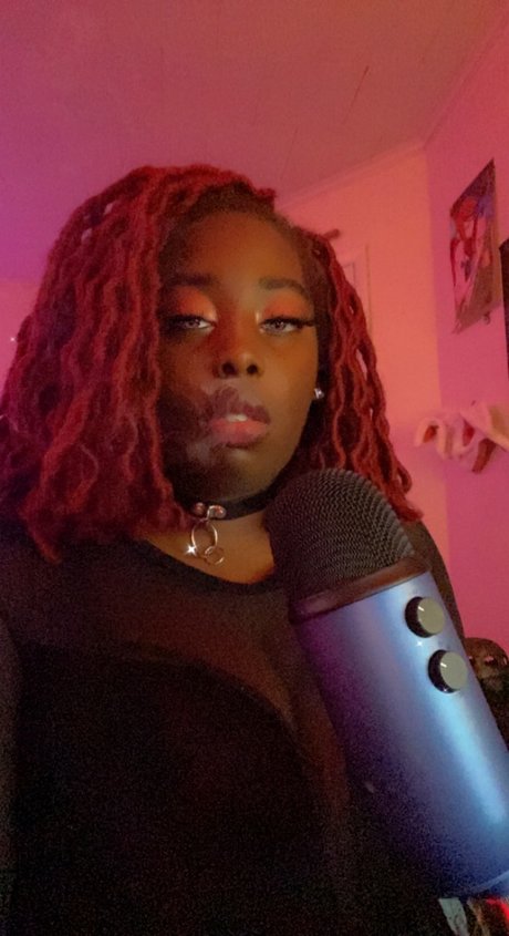 Teeonii art actress galleries