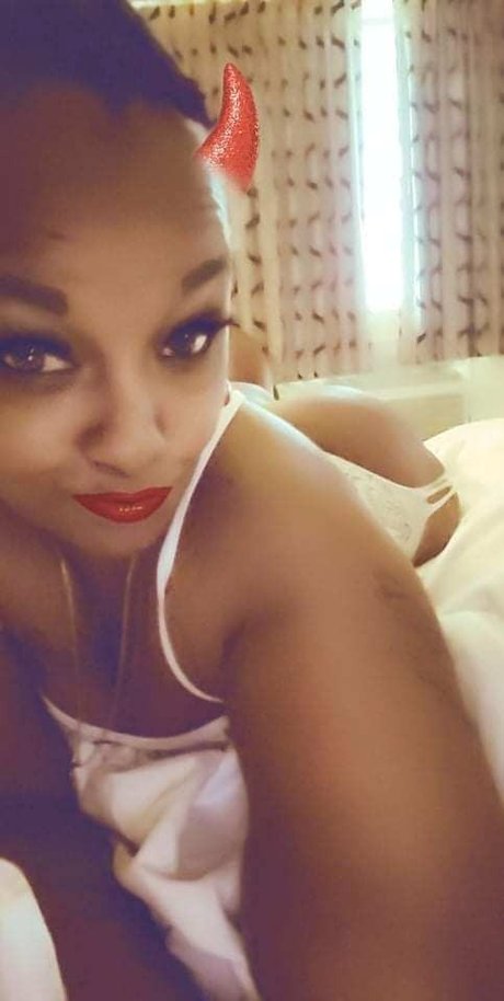 MONICA PRATT nice model img