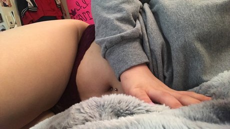 MzMyMyLynn_ star nude pic