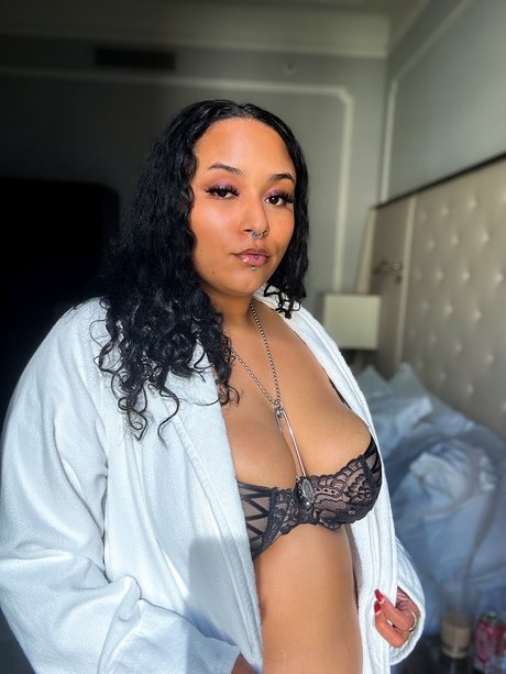 Ms Lypso model hot pictures