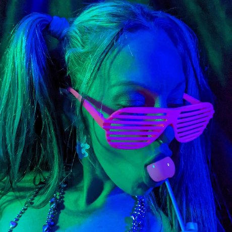 Mysterious Candy Premium model sex picture