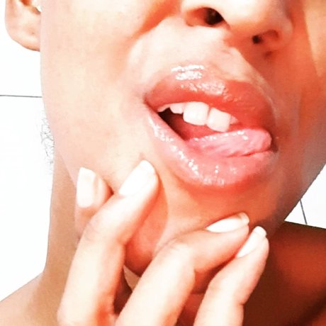 Mylla Cacau model pretty photos