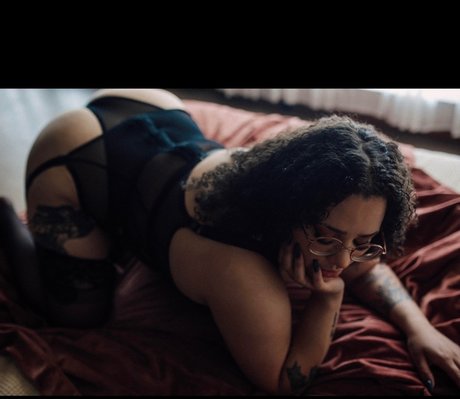 Golden Babe xxx pornstar galleries