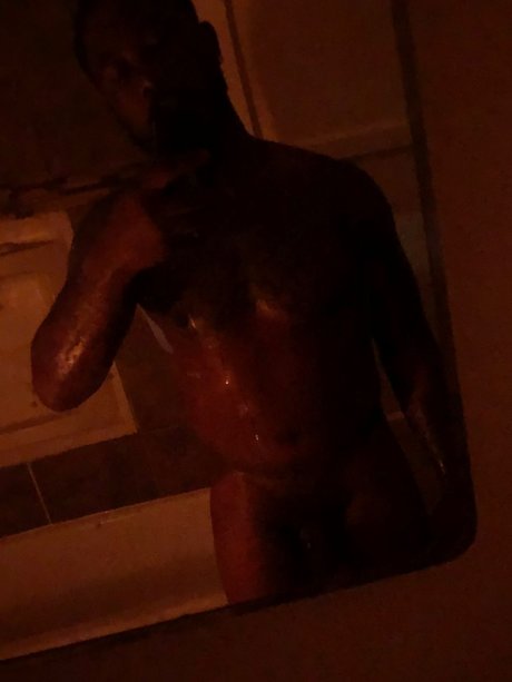 Donnie Dickums naked star photo