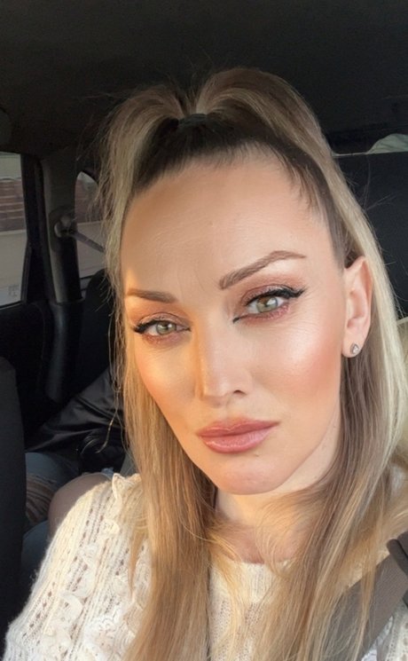 Daniela Evans free actress img