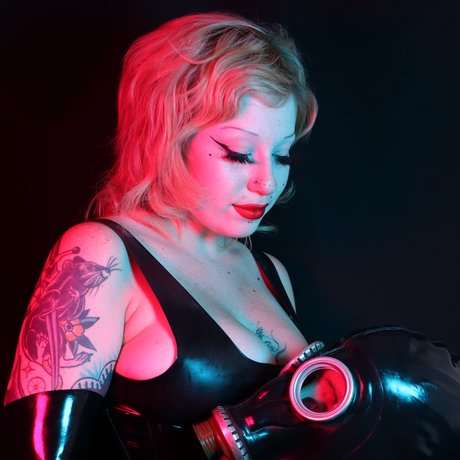 Domina Dolly St Cyr star sexy gallery