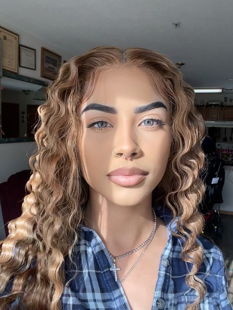 Chaz model xxx image